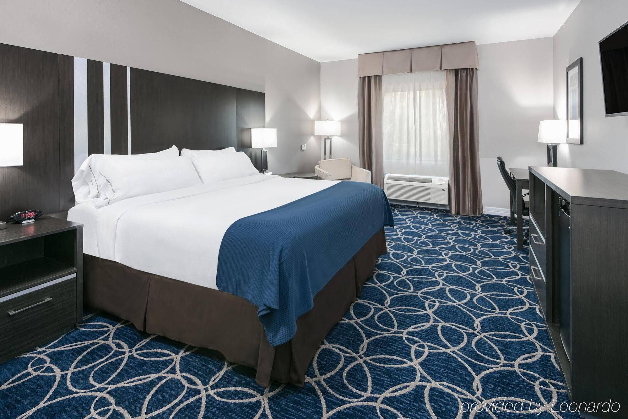 Holiday Inn Express And Suites Houston North - Iah Area By Ihg Extérieur photo