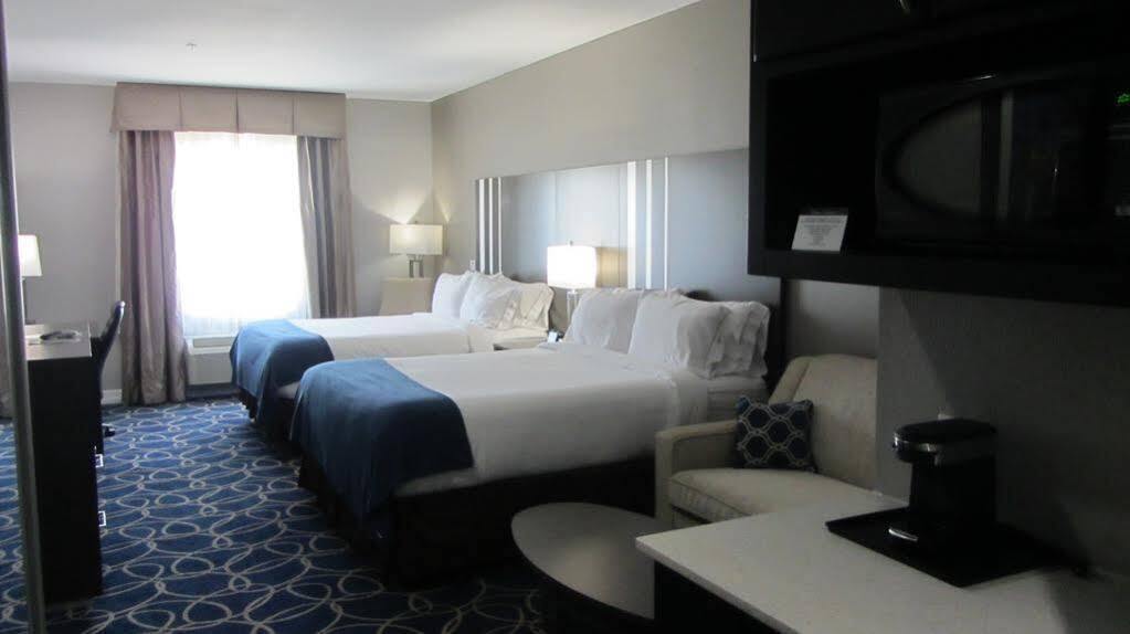 Holiday Inn Express And Suites Houston North - Iah Area By Ihg Extérieur photo